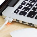 ケーブルが壊れたりしていませんか？Macの電源問題をトラブルシューティングする方法