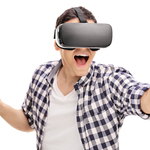 VR元年。普及を阻むハードルは？