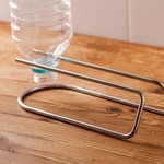 線材加工の老舗町工場による、ミニマルな水切りホルダー「IPPON-SEN」