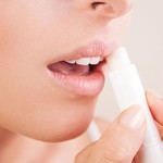 リップクリームなどに含まれる3つの主な成分とは？