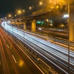 光の線が美しい「光跡写真」の撮り方