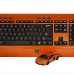 気分だけでもオーナー。Lamborghini LP700デザインの無線マウス＋キーボード