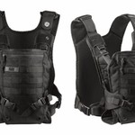まるで防弾チョッキ。アメリカのパパの間で話題の抱っこひも「BABY CARRIER」