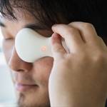 仕事の合間に使える気持ちよさ。温めて血液を循環させるアイケア・ガジェット