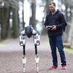蹴られても倒れない！二足歩行ロボット「Cassie」とは