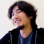 プロゲーマーの梅原大吾さんが1度は介護職に就き、その後ふたたびゲームの世界へと舞い戻った理由