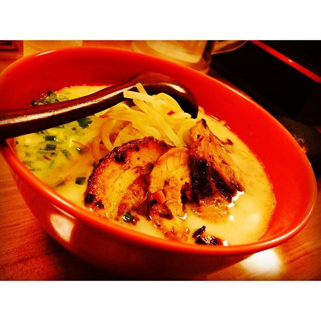 テスト終わりラーメン食べたあっさりとんこつ美味しかった...